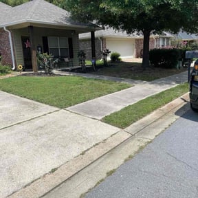 grass maintenance by Treadstone Lawn Care reviewed on November 11, 2023