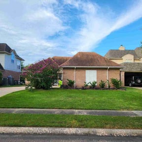 landscape maintenance by Lawns By Lopez reviewed on December 30, 2025