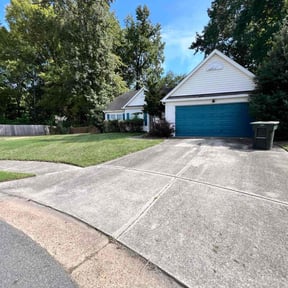 grass maintenance by Grass Busters llc reviewed on August 19, 2025