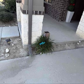 Flower Bed Weeding by Mackey Property Services llc reviewed on November 4, 2025