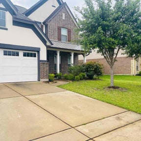 yard work by Threerockslandscape reviewed on November 24, 2025