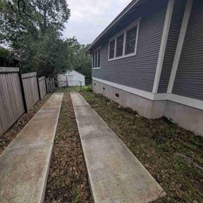 Leaf Removal by Ayala Lawn Services LLC reviewed on May 8, 2026