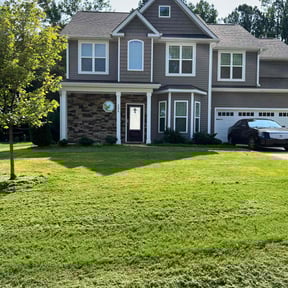 lawn service by Metro City Lawn Care reviewed on August 20, 2025