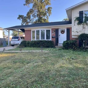 Bush Trimming by Mark&#039;s Lawn Care reviewed on November 19, 2025