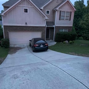 Bush Trimming by Hensley Property Management reviewed on August 21, 2025