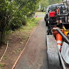 Leaf Removal by AMERICA&#039;S BEST LAWN SERVICE LLC reviewed on September 27, 2025