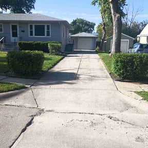 Bush Trimming by Jackman's Lawn Care reviewed on August 16, 2025