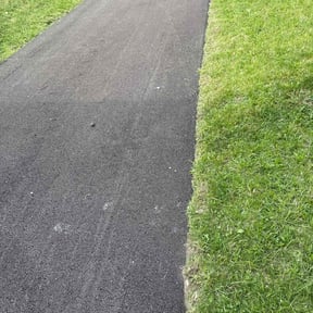 grass cutting by DLAWN SERVICE LLC reviewed on August 31, 2023