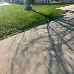 lawn service by El Jardin De Pedro reviewed on November 24, 2023