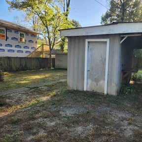 Leaf Removal by Laurel Landscaping Group LLC reviewed on September 12, 2025