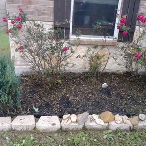 Flower Bed Weeding by Arocho Landscaping  reviewed on August 19, 2025