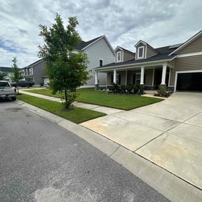 lawn care services by Xpress lawn care reviewed on August 16, 2025