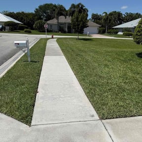 lawn maintenance by Mow It Alls Of Vero LLC reviewed on August 16, 2025