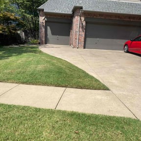landscaping services by Stoney Contractors LLC reviewed on August 17, 2025