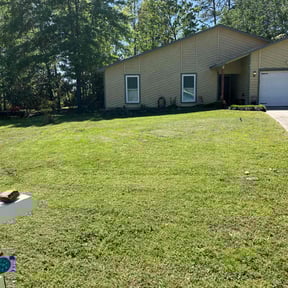 gardening service by GREEN GUYS LAWN CARE reviewed on August 21, 2025