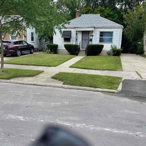 yard care by Armstrong's Lawn Care Plus reviewed on August 18, 2025