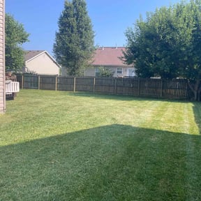 yard work by River city lawn and landscaping reviewed on August 20, 2025