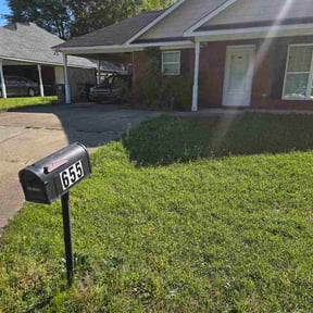Bush Trimming by TG Contractors LLC reviewed on April 30, 2026