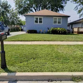 yard service by Burton's Landscaping reviewed on August 18, 2025