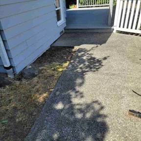 Flower Bed Weeding by Acheys landscaping LLC reviewed on June 18, 2026