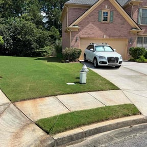 lawn care services by Eleazar Gavia reviewed on August 21, 2025
