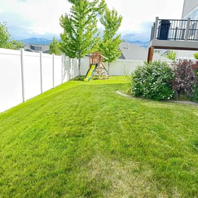 landscape maintenance by SLC Groundskeepers reviewed on August 21, 2025