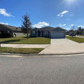 residential landscaping by Sunnyside Lawn care reviewed on August 18, 2025
