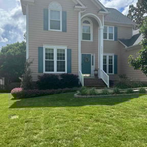 lawn maintenance by B&amp;t lawn service reviewed on August 20, 2025