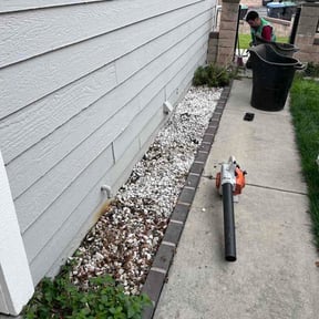Flower Bed Weeding by Aaron White Lawn Care reviewed on May 12, 2026