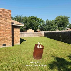 yard service by Swift’s landscaping & lawn service reviewed on August 15, 2025