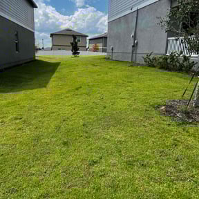 landscaping by Martinez Mowing reviewed on August 21, 2025