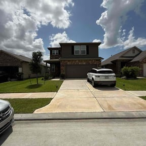 yard maintenance by Triple Crown Services and Landscaping LLC reviewed on August 20, 2025