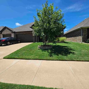 yard care by Glm landscaping reviewed on November 26, 2025