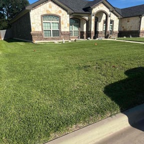 landscaping by Perez Landscaping reviewed on August 17, 2025