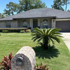 landscape maintenance by Woodmore Landscaping reviewed on November 26, 2025