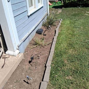 Flower Bed Weeding by David's Landscaping reviewed on January 8, 2026