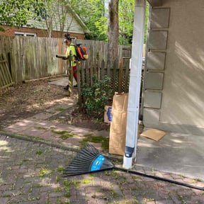 Leaf Removal by Speedy Lawnmower Landscaping reviewed on September 12, 2025