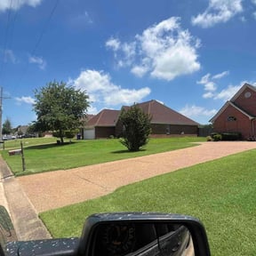 yard maintenance by Jay's Property Management Lawn Tree Service reviewed on August 16, 2025