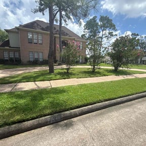 gardening service by LAID BACK LAWNCARE LLC reviewed on December 8, 2025