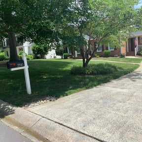 gardening service by Top notch lawn services reviewed on August 19, 2025