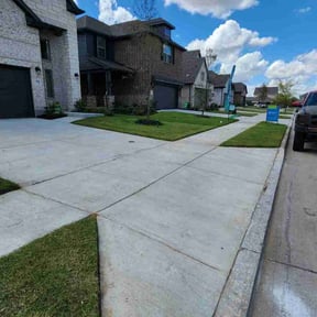 gardening service by Texas Green Acres lawn service reviewed on August 21, 2025