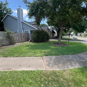 residential landscaping by Lawn Fade reviewed on November 24, 2025