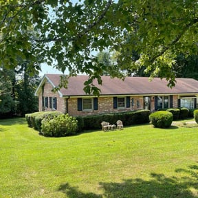 Bush Trimming by E.B. Lawncare LLC reviewed on June 13, 2025