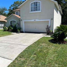 yard service by Green Earth Lawn and snow LLC reviewed on May 17, 2024