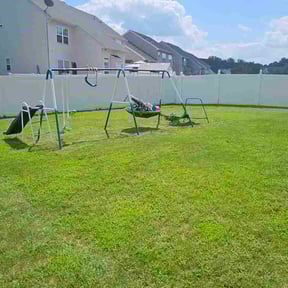 residential landscaping by Lawn Star reviewed on August 20, 2025