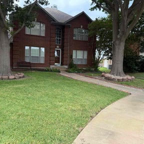 yard work by Verde lawn care reviewed on August 17, 2025