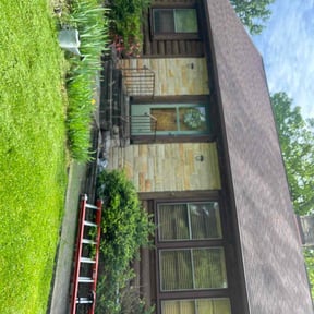 yard work by Lindsay’s lawncare reviewed on August 17, 2025