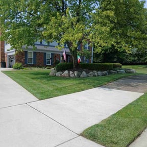 yard maintenance by Lampkin Lawn & More reviewed on August 17, 2025