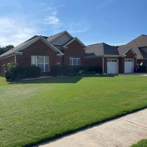 yard care by Landscape Groomers,LLC reviewed on November 24, 2025