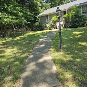 lawn service by Hope Lawn Care reviewed on April 20, 2024